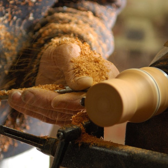 Work holding on a wood turning lathe - Tool Guide