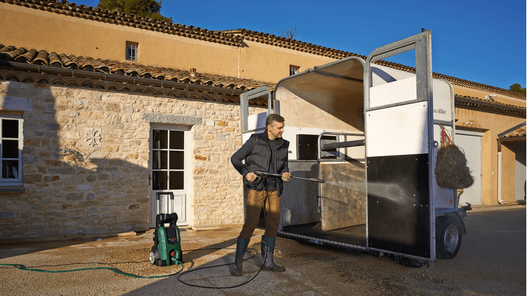 Bosch DIY | High Pressure Washer Advanced Aquatak 140