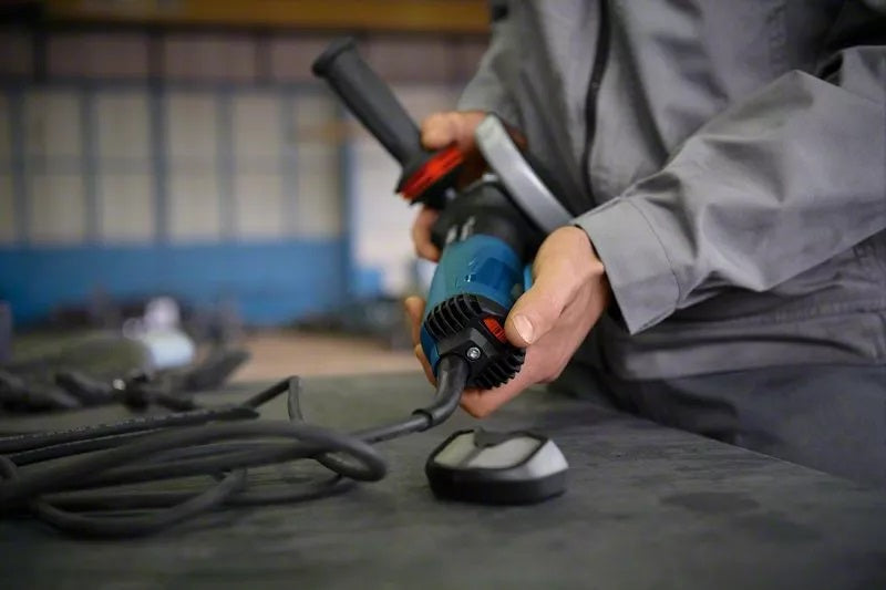 Bosch Professional | Angle Grinder GWS 17-125 S