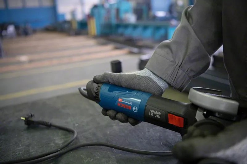 Bosch Professional | Angle Grinder GWS 17-125 S