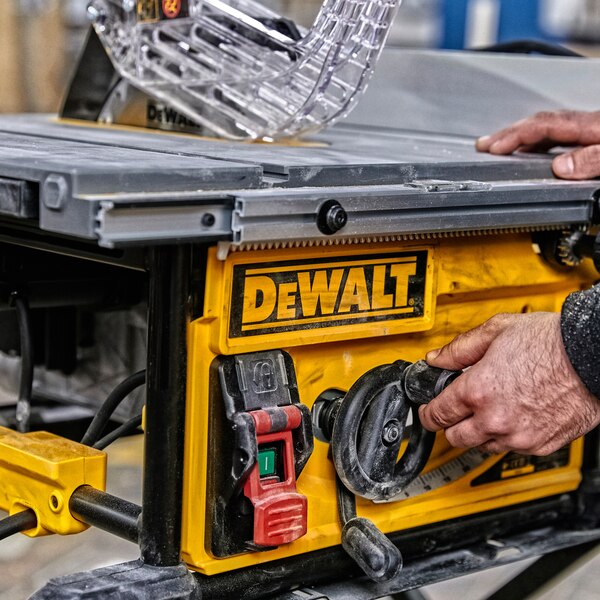 DeWalt | Table Saw 250mm 2000W