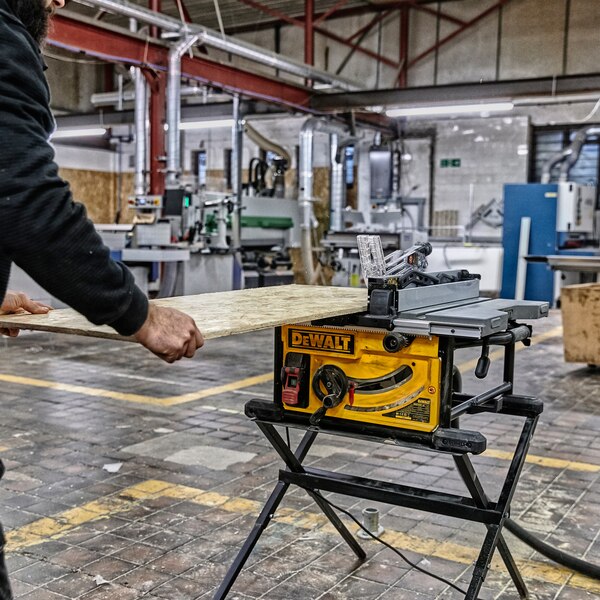 DeWalt | Table Saw 250mm 2000W